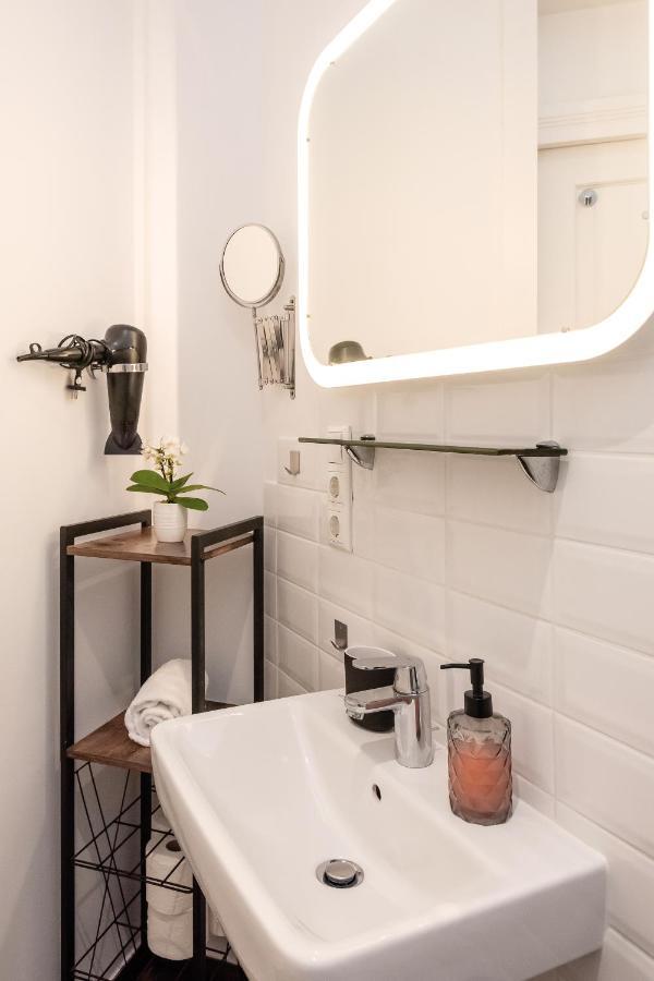 Apartament 90sqm 2br Biz Loft - 5min Station *