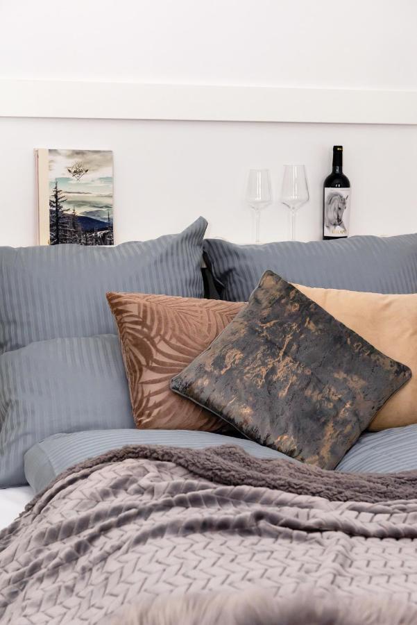 90sqm 2br Biz Loft - 5min Station Apartament